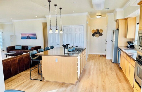Northeast Reno House | Balloon Festival Terrace, M$ Views 4TVs, Sleeps 10