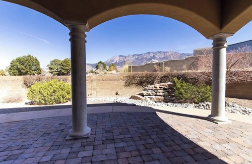 North Albuquerque Acres House | Balloon Fiesta getaway in serene North Albuquerque Acres