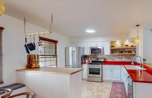 Paradise Hills Civic House | Balloon Fiesta Week just became available. Next to Golf Course Open Concept