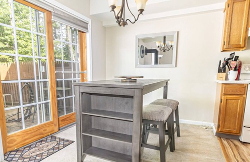 Geyser Crest House | Ballston Spa Townhome