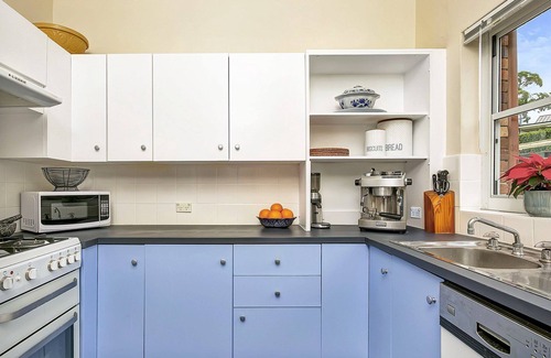Mosman Apartment | Balmoral Slopes w/waterfront views -Pets Welcome!