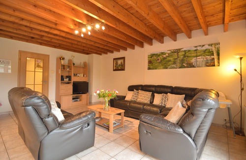 Arimont Cottage | Balmy Cottage in Baugnez/Malmedy with Sauna and Billiards