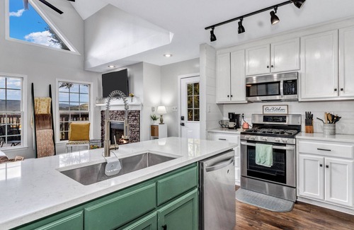 Sylva House | Balsam Haven I Mountain View I Fireplace Home in Great Location