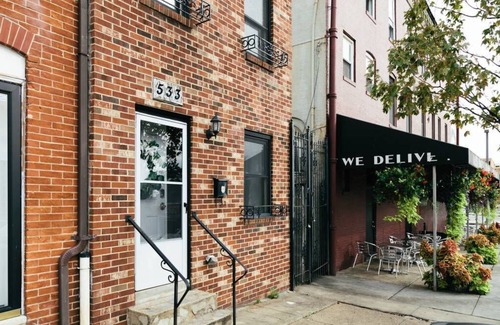 Downtown Baltimore House | Balt-Amore! Spacious 4 bedroom that sleeps 10 comfortably