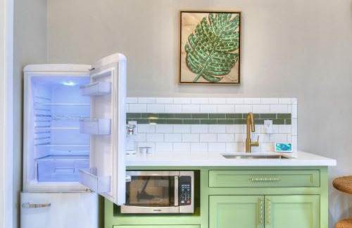 Galveston Apartment | Banana Bay @emilysontheisland