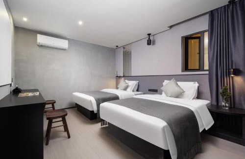 Tianhe Hotel | Banana Fun Hotel - Guangzhou East Railway Station Yantang Metro Station