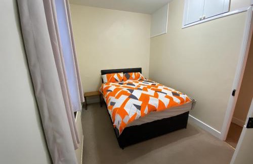 Banbury Apartment | Banbury House Sleeps 5 Walking Distance To The Station