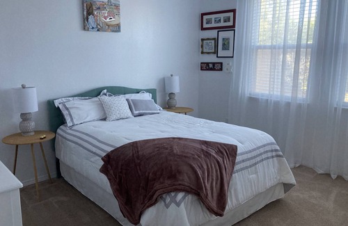 Albuquerque Bed & Breakfast | Bandelier Relax! Room for your Balloon Fiesta stay!