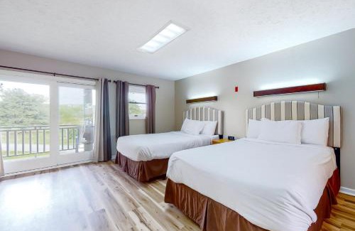 Baneberry Hotel | Baneberry Inn 12