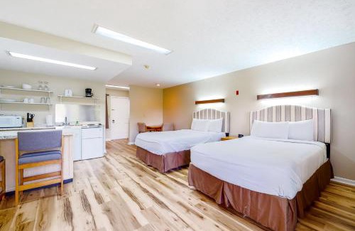Baneberry Hotel | Baneberry Inn 5