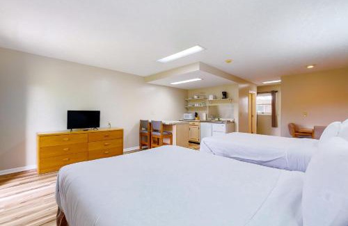 Baneberry Hotel | Baneberry Inn 5