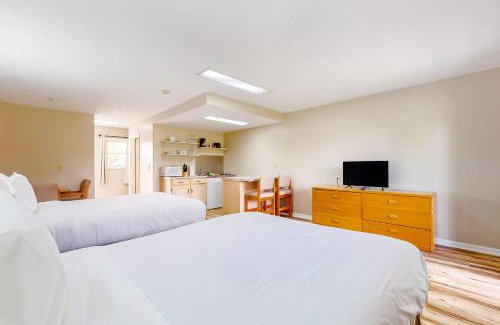 Baneberry Hotel | Baneberry Inn 6