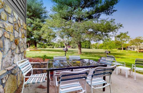 Baneberry Hotel | Baneberry Inn 9