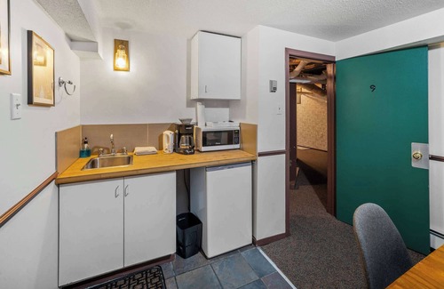 Banff House | Banff Three Bedroom Basement Suite