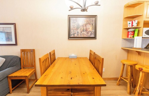 Harvie Heights House | Banff Woods Lodge 2 BR 2 Bath 6 Sleep near Canmore