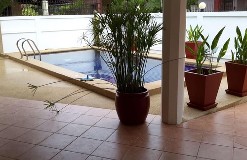 Na Chom Thian Villa | Bang saray , 4 bedroom pool villa 300 metres from the beach.