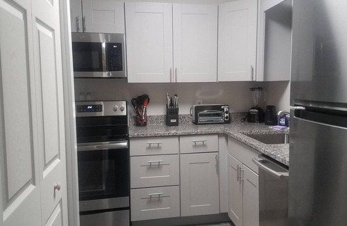 Bangor Apartment | Bangor Exectutive 1 Bdr. Apt, Safe, Clean and Comfortable.