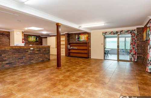 Banksia Beach House | Banksia Gem One Street Back From Waterfront