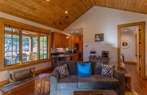 Banner Elk House | Banner Sky - 2bd/2ba cabin with mountain views, wrap around porch minutes from downtown Banner Elk.