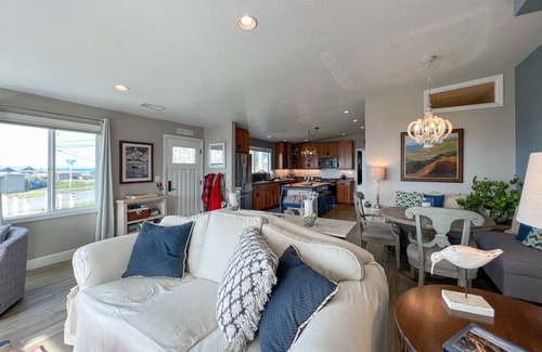 Bodega Bay House | Banyan House - Quaint Beach Cottage.