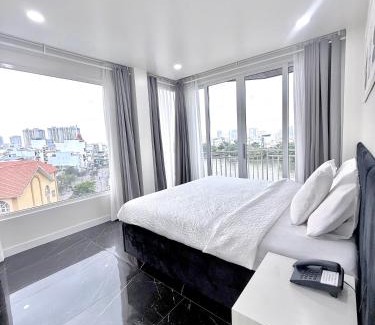 Tan Thuan Tay Hotel | Bao Aurora Oasis Hotel