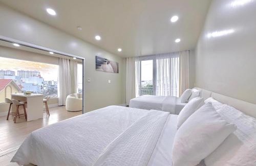 Tan Thuan Tay Hotel | Bao Aurora Oasis Hotel