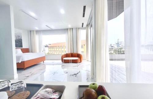 Tan Thuan Tay Hotel | Bao Aurora Oasis Hotel