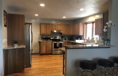 Albrightsville House | Bar house, Sauna, Game room Hot Tube 3,5bath Central AC, WiFi, lakes, pools, ski