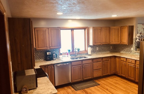 Albrightsville House | Bar house, Sauna, Game room Hot Tube 3,5bath Central AC, WiFi, lakes, pools, ski