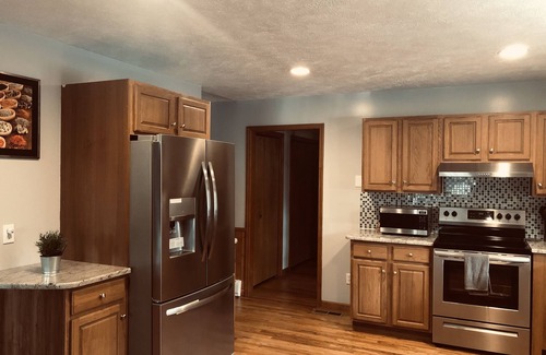 Albrightsville House | Bar house, Sauna, Game room Hot Tube 3,5bath Central AC, WiFi, lakes, pools, ski