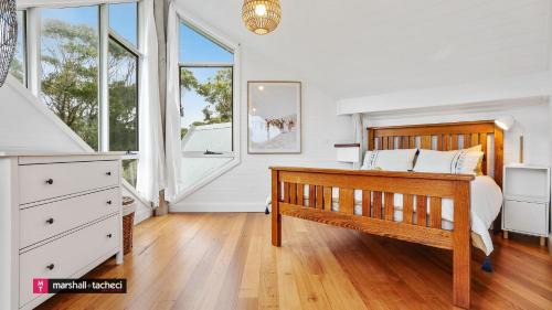 Barragga Bay House | Baraga Sanctuary holiday house, Bermagui Barragga Bay Linen & Wifi Provided