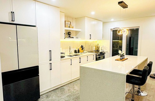 Saint-Hubert House | Baraqah Residence Gorgeous 5BD+2Prk Home 15min-MTL