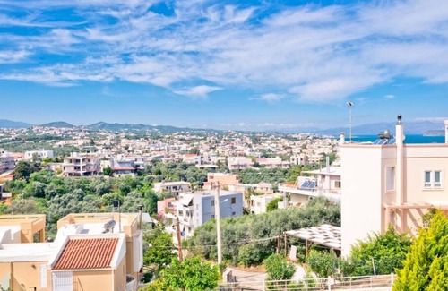 Agii Apostoli House | Barbara Apartment with Mountain view