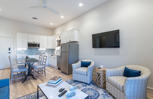 Knoxville Apartment | Barber Street Flats - 2 Bedroom, 2 Bathroom, full kitchen Double Loft
