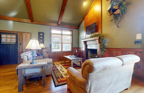 Wears Valley House | Barbie Ann's Hideaway Cabin