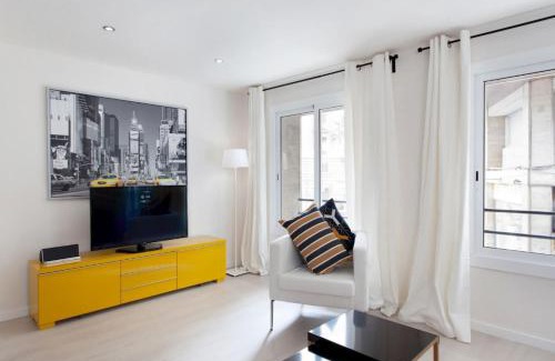 El Putget i Farro Apartment | BarcelonaForRent Urban Town Suites