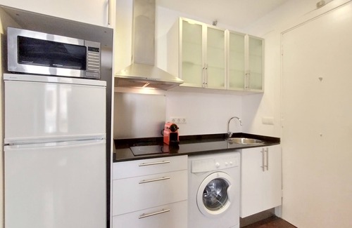 Barceloneta Apartment | Barceloneta Apartment With Balcony