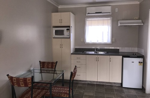 Hamilton North Hotel | Barclay Motel