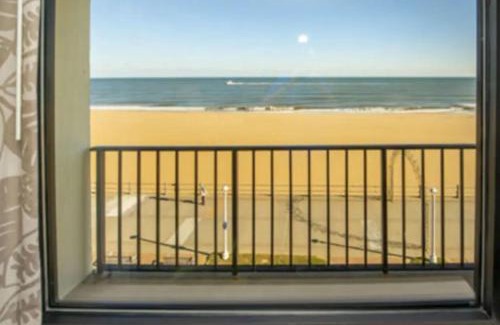 Northeast Virginia Beach Resort | Barclay Towers