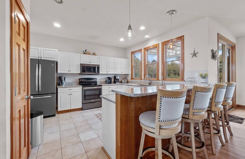 Buck Island House | Bare Feet Retreat 4-bed 3.5-bath home in Corolla, pet friendly, hot tub, sleeps 10
