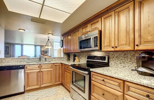 Butler Beach Apartment | Barefoot 117|Beachfront, Ocean View, Heated Pool, Tennis