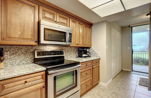 Butler Beach Apartment | Barefoot 117|Beachfront, Ocean View, Heated Pool, Tennis