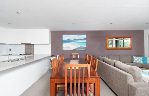 Fingal Bay Apartment | Barefoot Bliss 4, 6-10 Market Street - Surfside Apartments