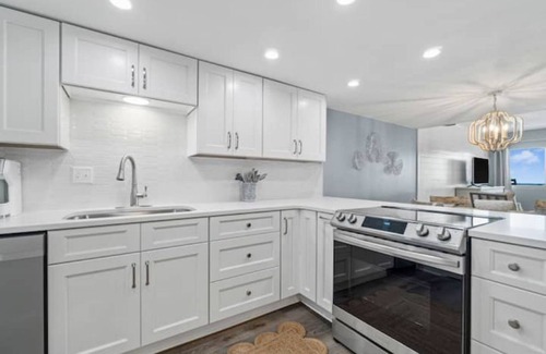 Sunnyside Apartment | Barefoot Bungalow Beachfront