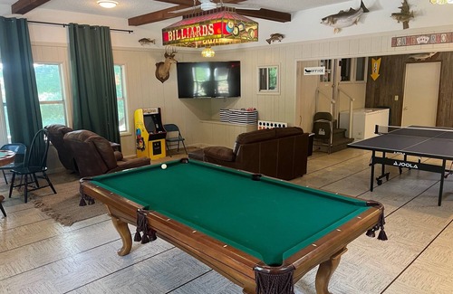 Mountain Home Cabin | Barefoot Bungalow at Fish & Fiddle Family Resort & Extended Stay