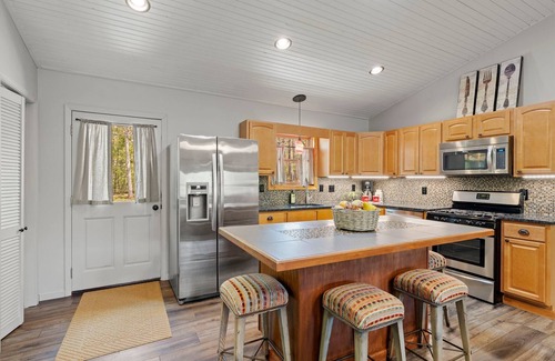 Burnsville Cabin | Barefoot Cabin with Extras