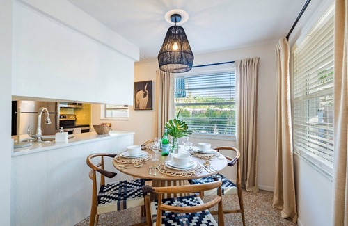 Anna Maria Condo | Barefoot Mermaid 4, greatAMI location steps to the beach/fun on Pine Ave