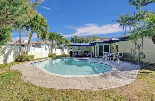 Santa Barbara Estates House | Barefoot Villa 🏖️ Poolside Paradise + Hot Tub