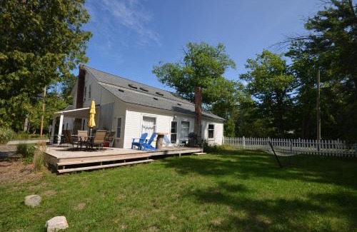Glen Arbor House | Barefootin on M22
