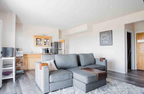 Barkley Apartment | Barkley remodeled 2 bedroom with gorgeous views